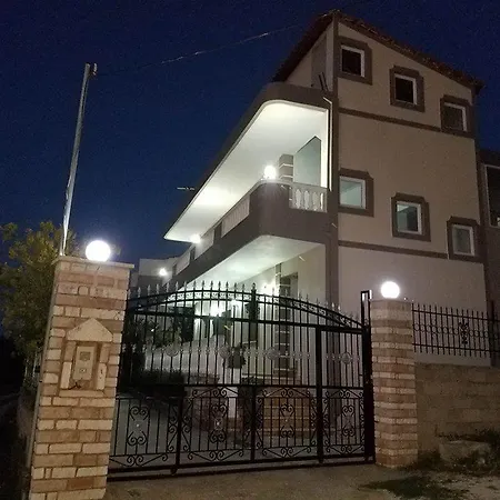 Bella Vista *