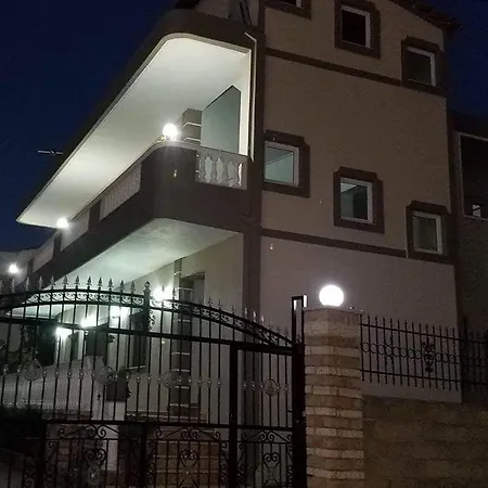 Bella Vista